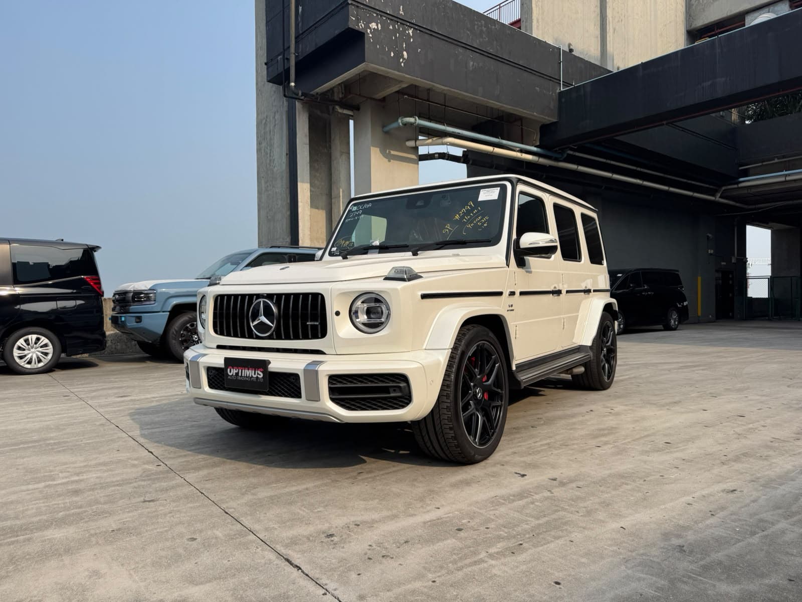 Mercedes-Benz G-CLASS G63 AMG LEATHER PACKAGE 5SEAT 4000CC PETROL 4WD