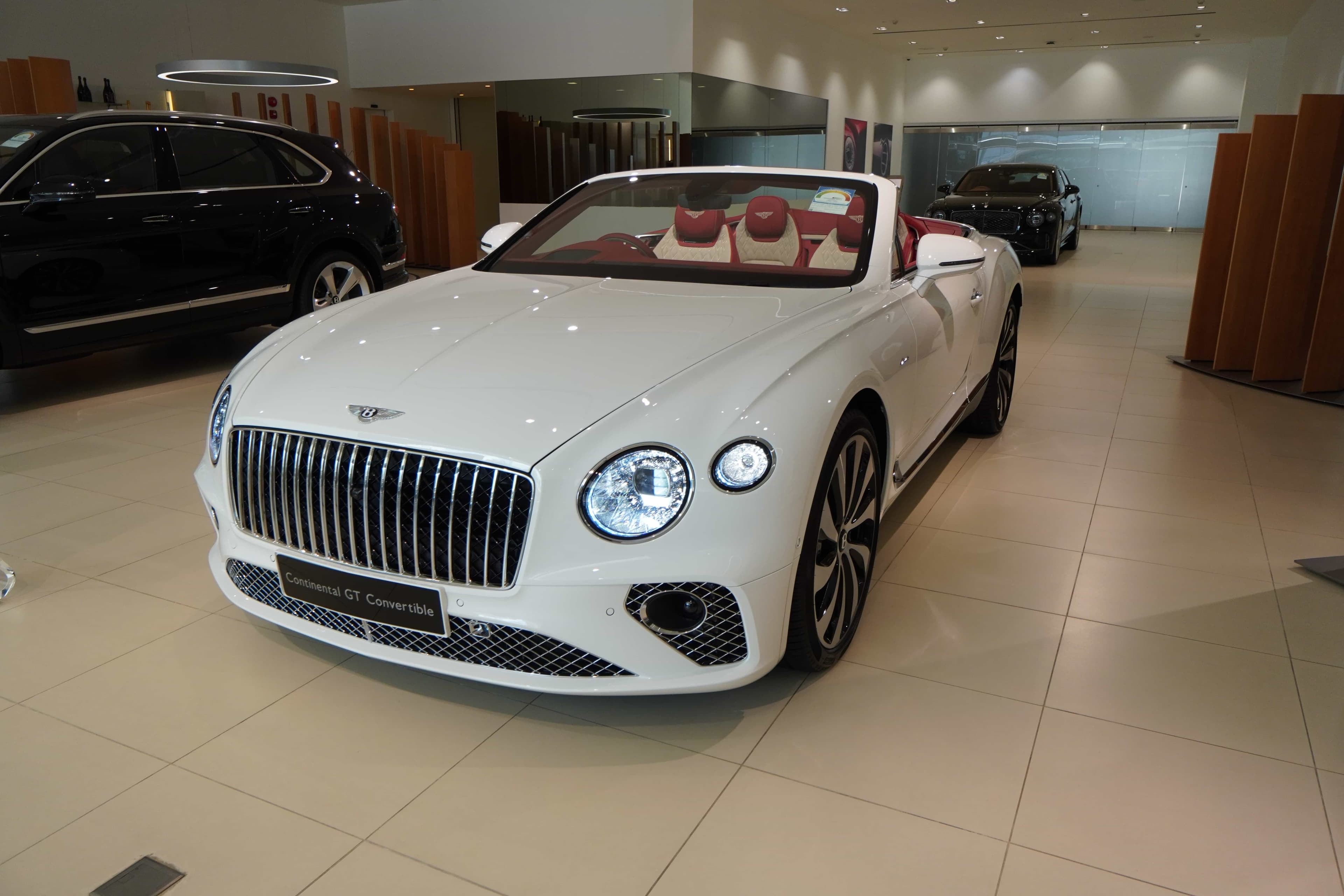BENTLEY CONTINENTAL GT CONVERTIBLE AZURE 2024