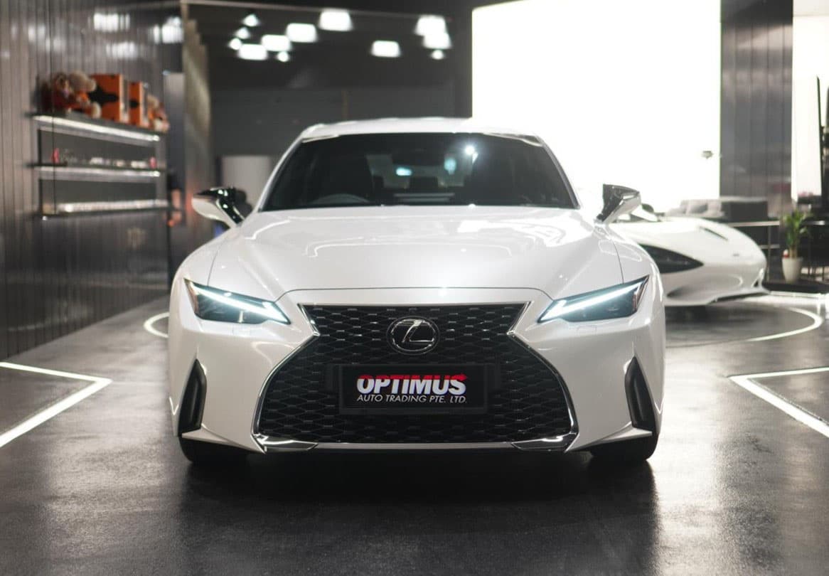 LEXUS IS300H EXECUTIVE
