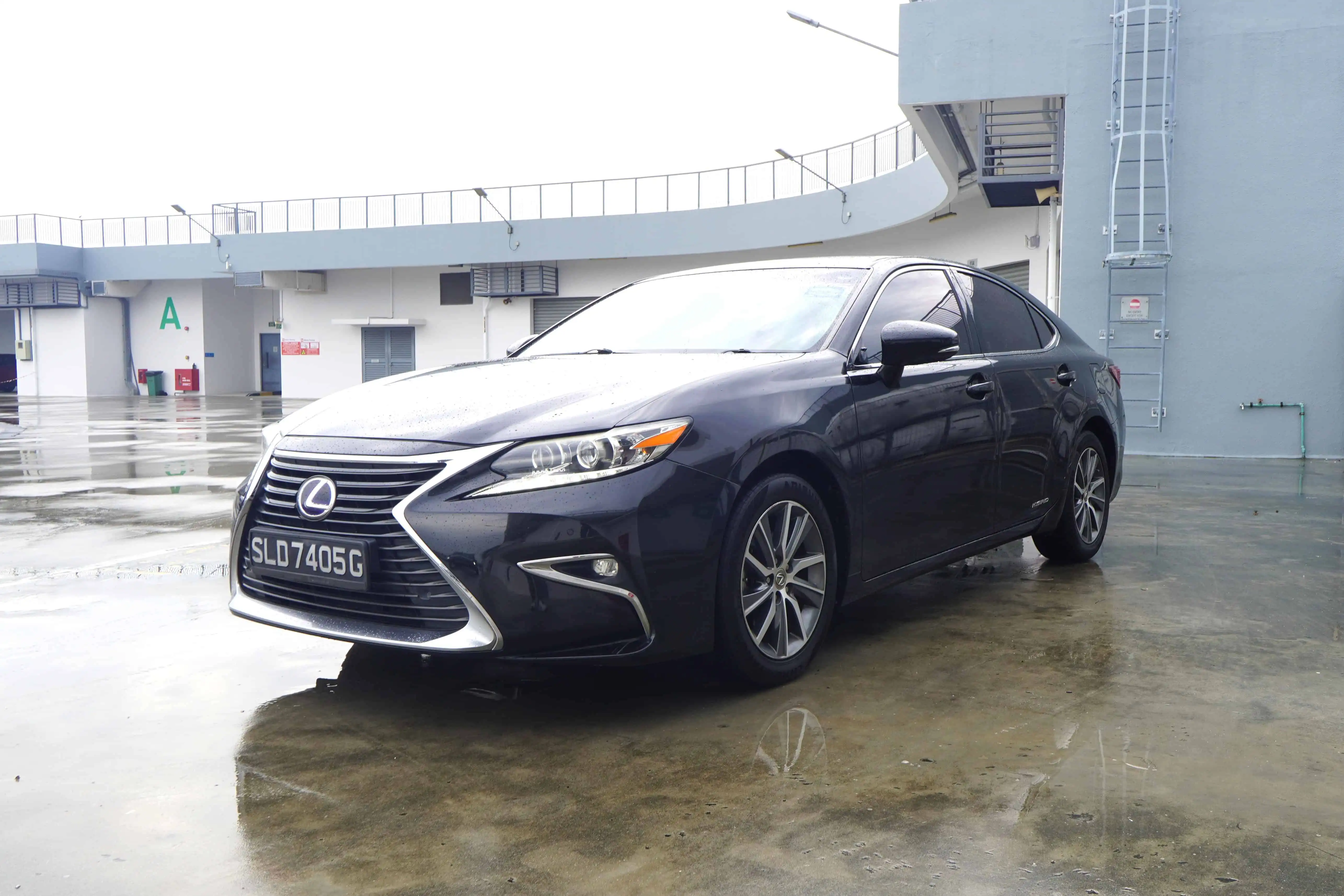 2016 Lexus ES300H