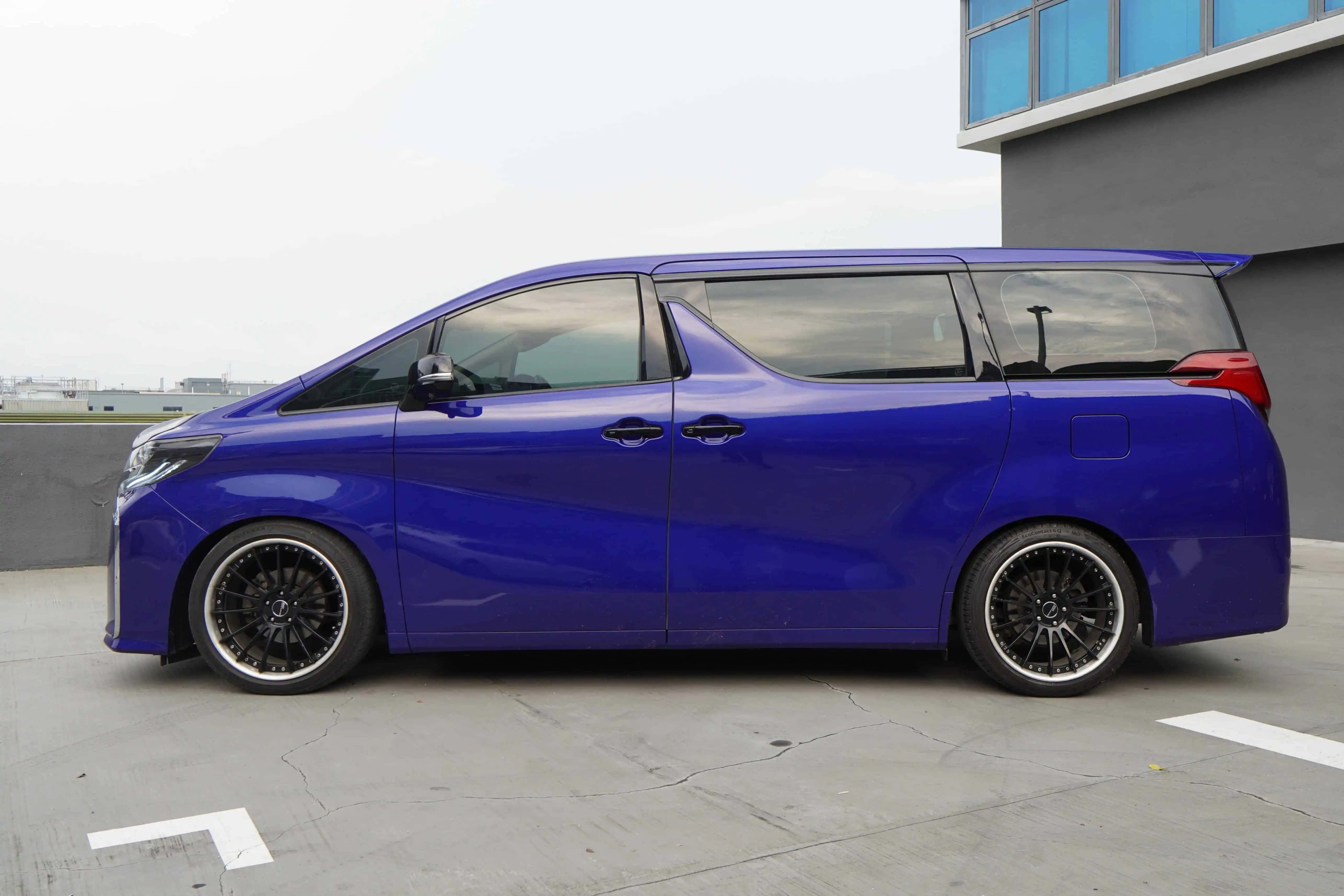 2016 Toyota Alphard